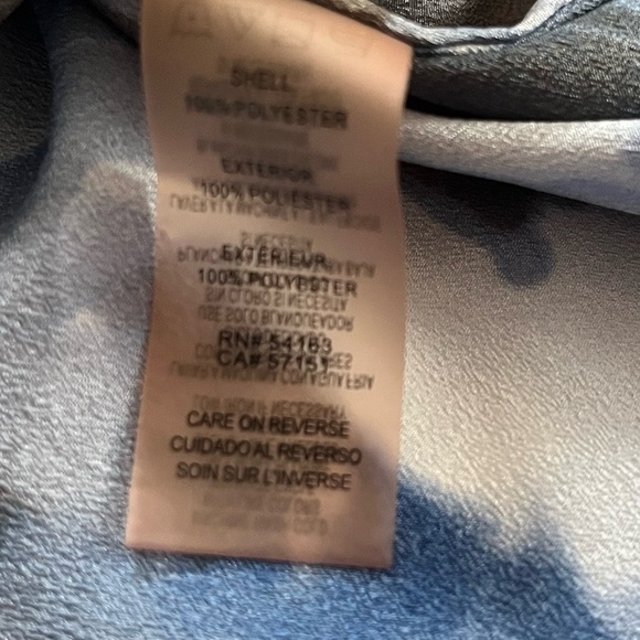 Calvin Klein Blue & Black Abstract Floral Button Down Women’s size medium - Picture 11 of 16